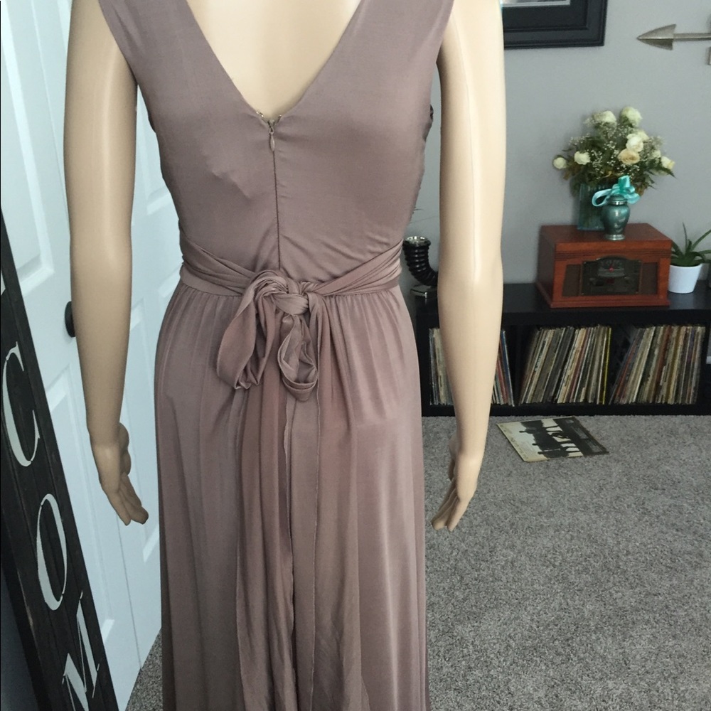 Beautiful Gown - Picture 5 of 5